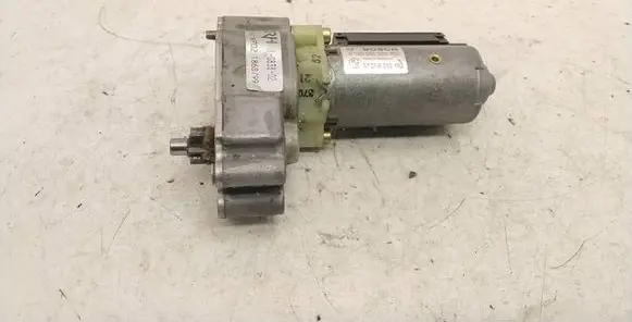 BMW 7 E38 Seat adjustment motor 0130002503 67318352192