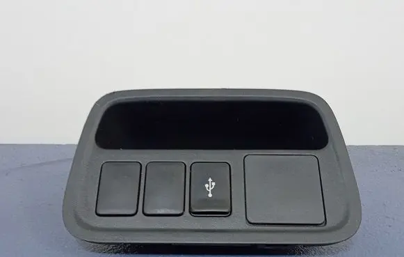 Mitsubishi Space Star Other sill/pillar trim element 8011C447ZZ