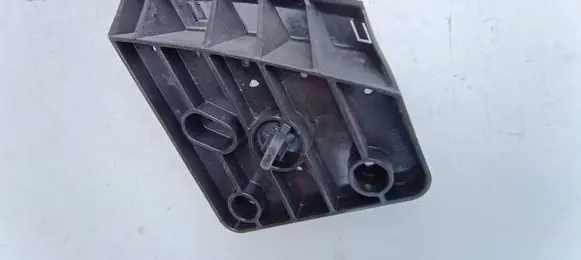 Nissan Qashqai Headlight washer nozzle holder MCOWANIE
