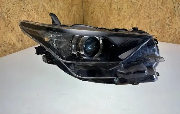Toyota Auris E180 Headlight/headlamp 8111002K30 90070909 3760313
