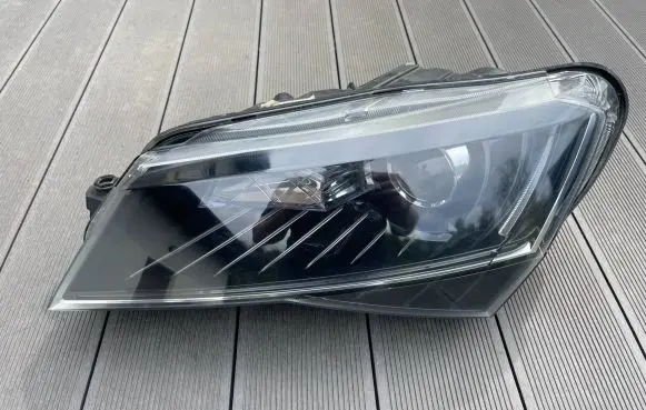 Skoda Superb B8 (3V) Headlight/headlamp 3V1941015B 1ZS01193925 1119392500020006