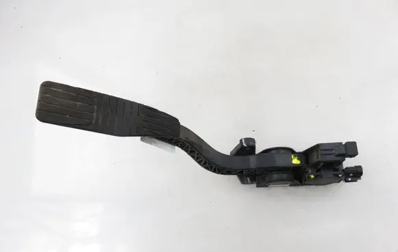 Chevrolet Captiva Accelerator throttle pedal 20905699