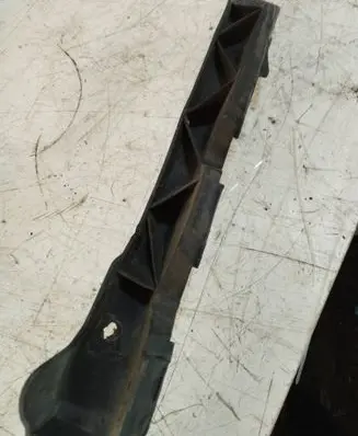 Skoda Octavia Mk2 (1Z) Front bumper mounting bracket 1Z0807183A