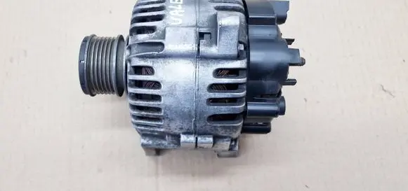 Nissan Note (E11) Generator/alternator 8200667608A