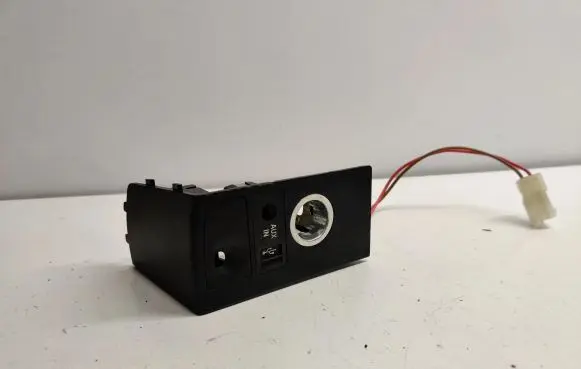 BMW 7 F01 F02 F03 F04 AUX in-socket connector 9129652