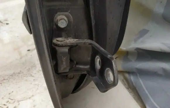 Mazda 6 Rear door lower hinge