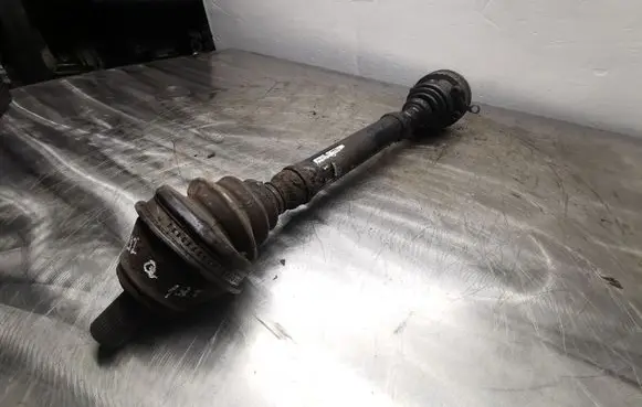 Audi TT Mk1 Front driveshaft 8N0407272E