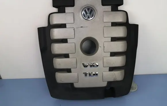 Volkswagen Touareg I Engine cover (trim) 07Z103935