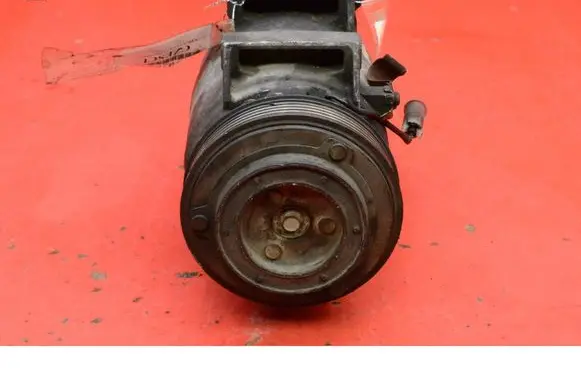 Volvo V70 Air conditioning (A/C) compressor (pump) 
