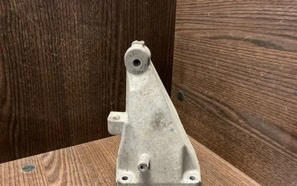Mercedes-Benz Vito Viano W639 Engine mount bracket A6462230804