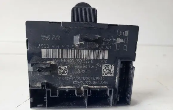 Volkswagen Tiguan Door control unit/module 5Q0959592E
