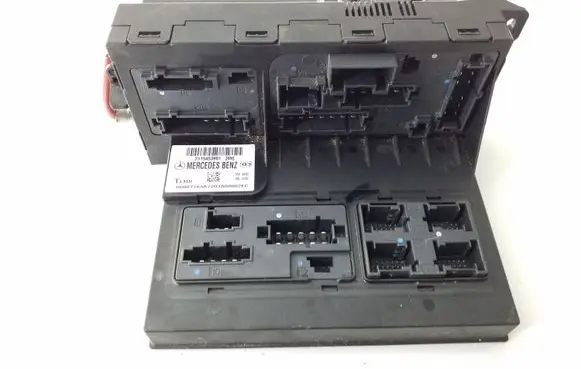 Mercedes-Benz E W211 Fuse module A2115453901