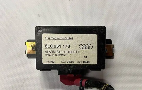 Audi A3 S3 8L Alarm control unit/module 8L0951173 0249