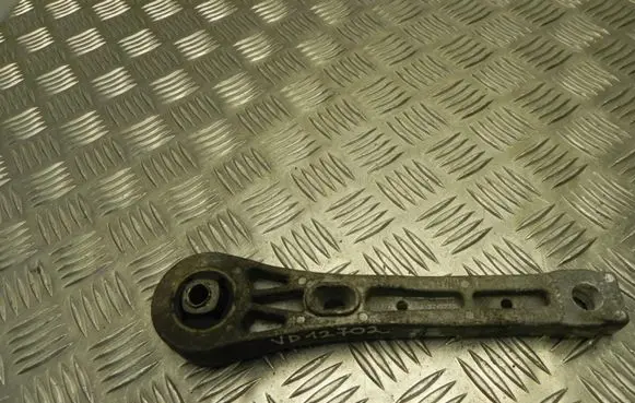 Volkswagen PASSAT B6 Engine mounting bracket 3C0199855B VD12702