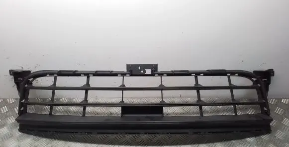 Front bumper upper radiator grill