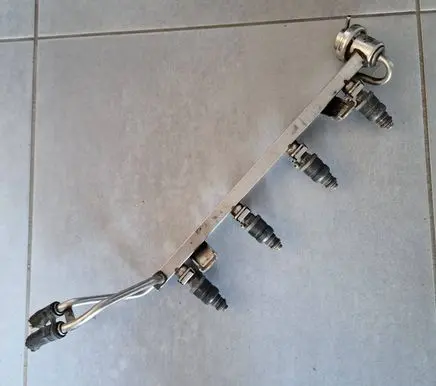 Volkswagen Golf IV Fuel main line pipe 06A906031A