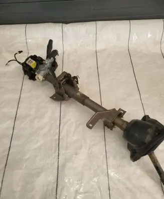 Nissan Patrol Y61 Steering wheel axle