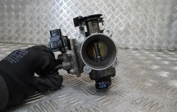 Suzuki Jimny Throttle body valve 
