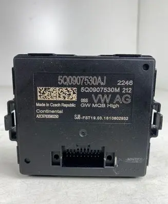 Volkswagen PASSAT B8 Gateway control module 5Q0907530AJ 5Q0907530M