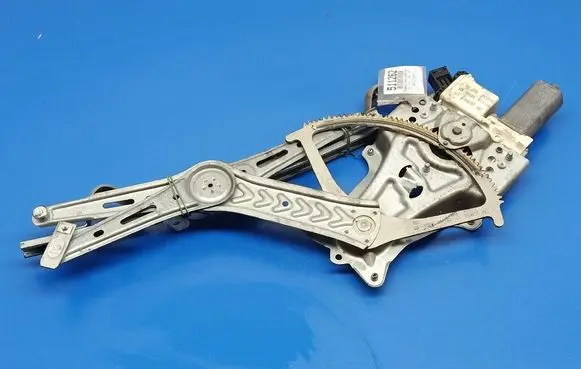 Opel Vectra C Front door window regulator with motor 9178985