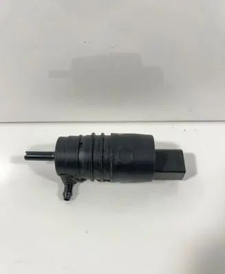 BMW X5 E70 Windscreen/windshield washer pump 390915