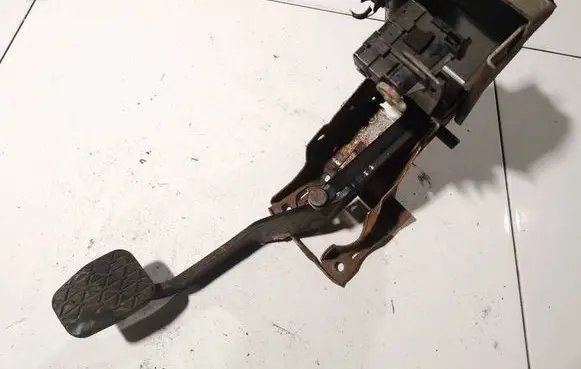 Mazda CX-7 Clutch pedal 