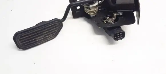 Toyota Avensis T250 Accelerator throttle pedal