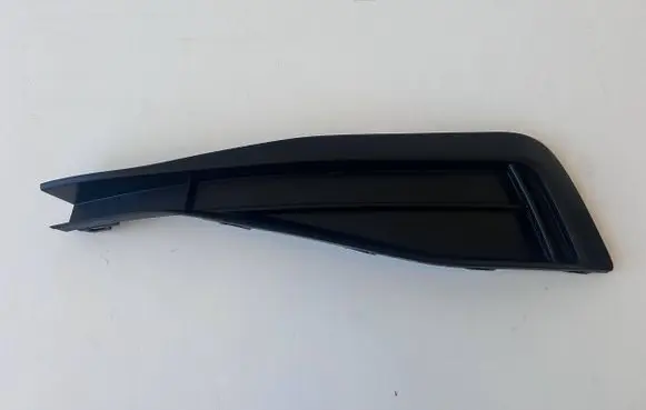 Volkswagen PASSAT B8 Front bumper lower grill 3G0853665J