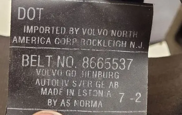 Volvo V50 Rear seatbelt 8665537