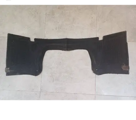 Engine bonnet/hood sound/heat insulation