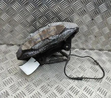 Mercedes-Benz CLS C257 Front brake caliper A0004210100