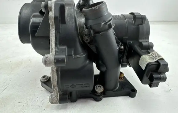 Audi A4 S4 B9 Thermostat/thermostat housing 06L121111L