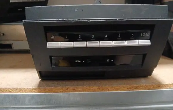 Mercedes-Benz S W221 CD/DVD changer A2219016300