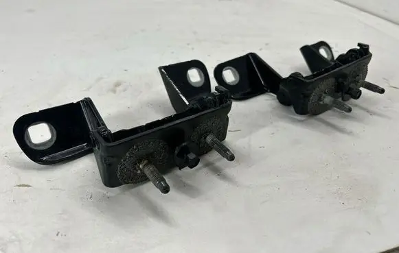Ford Bronco Tailgate/trunk/boot hinge M1PBS42900AE M1PBS42901AE