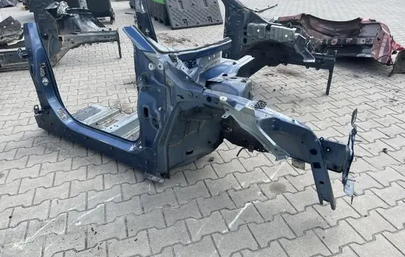 Ford Focus Front quarter panel DG20326