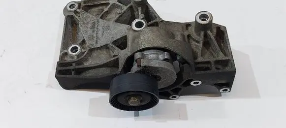 Opel Insignia A Generator/alternator bracket 55562863