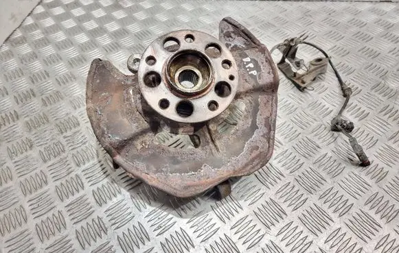 Mercedes-Benz B W245 Front wheel hub