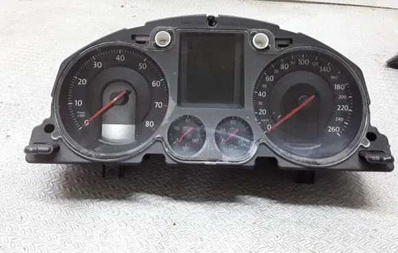 Volkswagen PASSAT B6 Speedometer (instrument cluster) A2C53194181