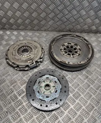 Mercedes-Benz A W176 Clutch set kit 080317A1949 A0262500501 A6510305405