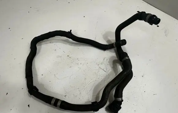 BMW 5 G30 G31 Engine coolant pipe/hose 8602602