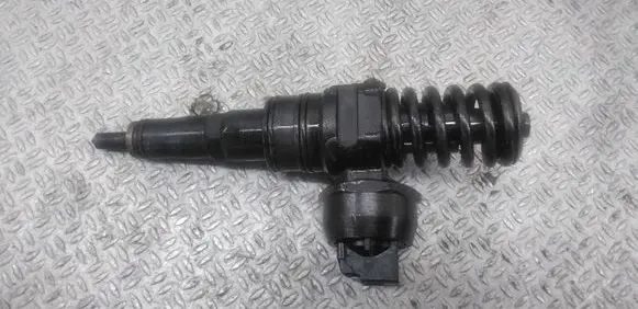Skoda Octavia Mk2 (1Z) Fuel injector 038130073AG
