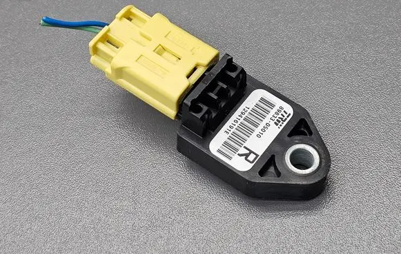 Toyota Avensis T250 Airbag deployment crash/impact sensor 8983305010