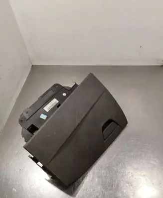 Ford Focus Glove box bm51a06044