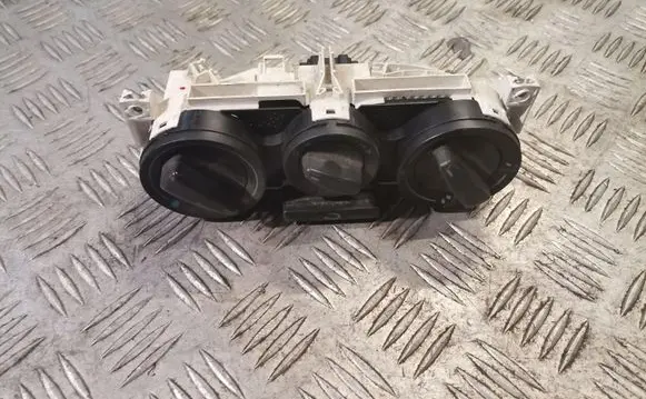 Skoda Octavia Mk1 (1U) Climate control unit