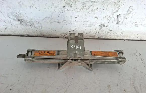 Nissan X-Trail T30 Lift Jack