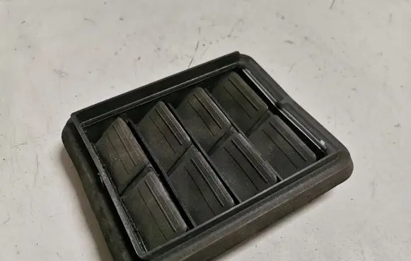 Quarter panel pressure vent