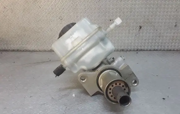 BMW 1 E81 E87 Master brake cylinder 03350886541