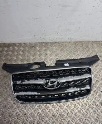 Hyundai Santa Fe Front bumper upper radiator grill 863532B000