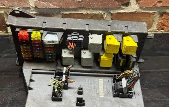 Mercedes-Benz Sprinter W906 SAM control unit A9069006701 A9069022001 A9069013100