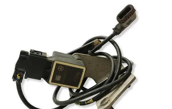 Mercedes-Benz E W211 Air suspension front height level sensor A0105427717 21906